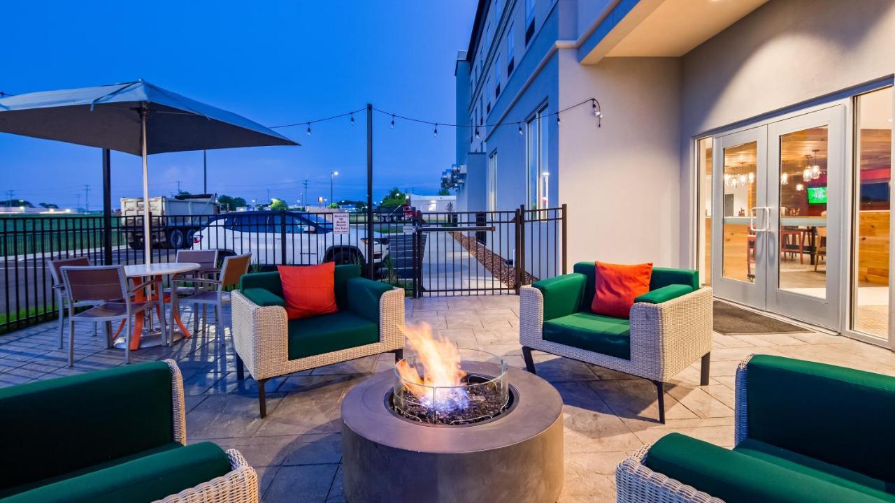 Holiday Inn - Clarksville Northeast By Ihg Exterior photo